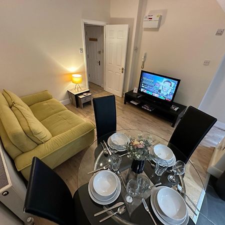 1-Bedroom Flat With Small Garden & Paid Parking In Finsbury Park, Highbury Londres Exterior foto