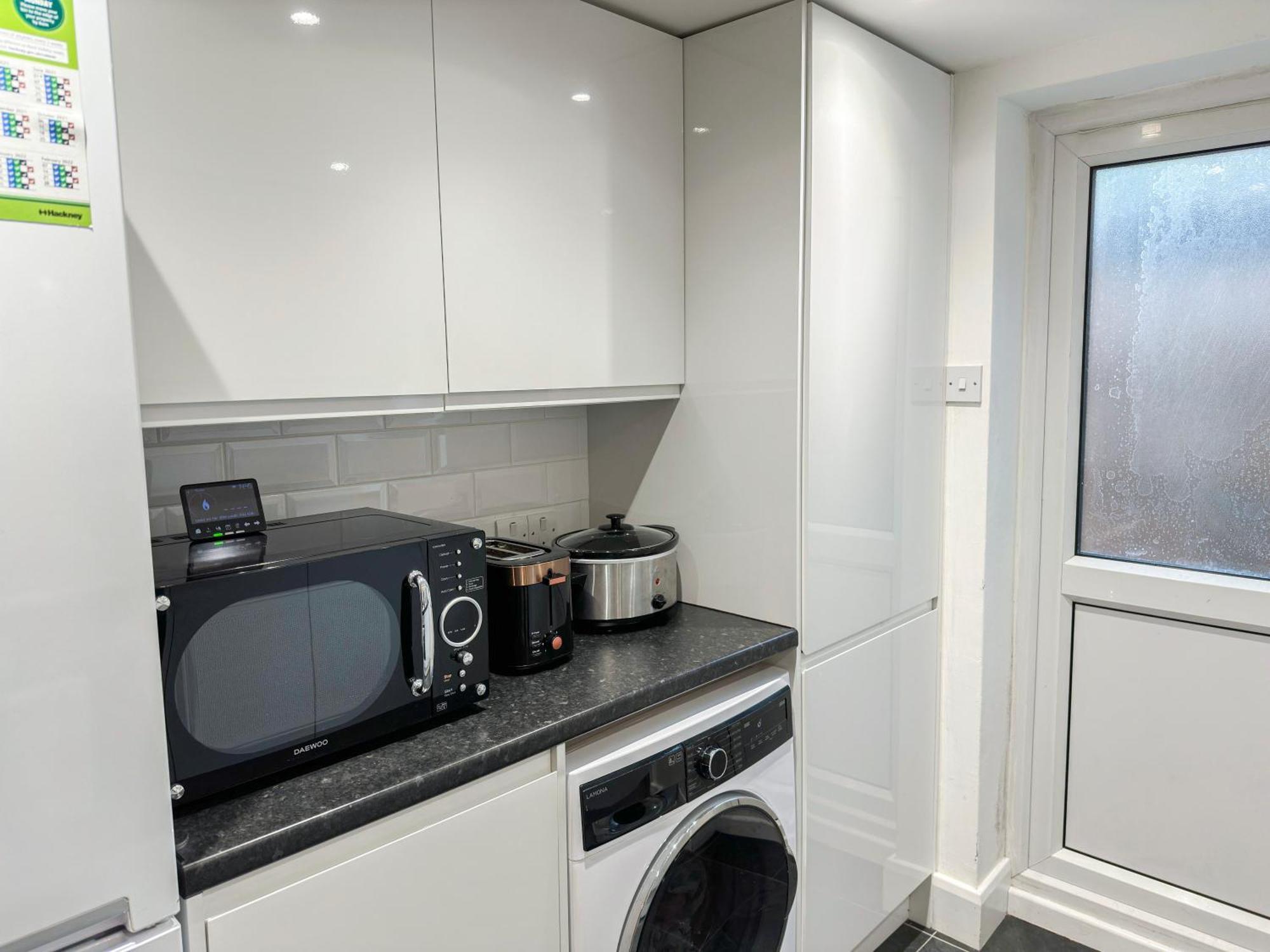 1-Bedroom Flat With Small Garden & Paid Parking In Finsbury Park, Highbury Londres Exterior foto