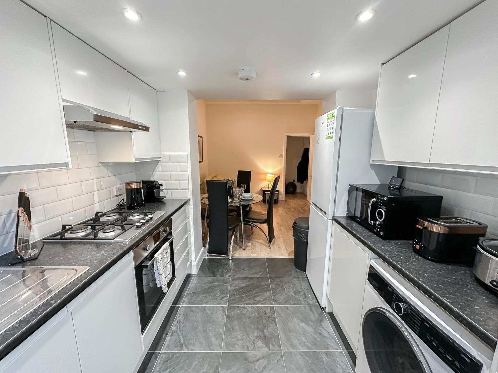 1-Bedroom Flat With Small Garden & Paid Parking In Finsbury Park, Highbury Londres Exterior foto
