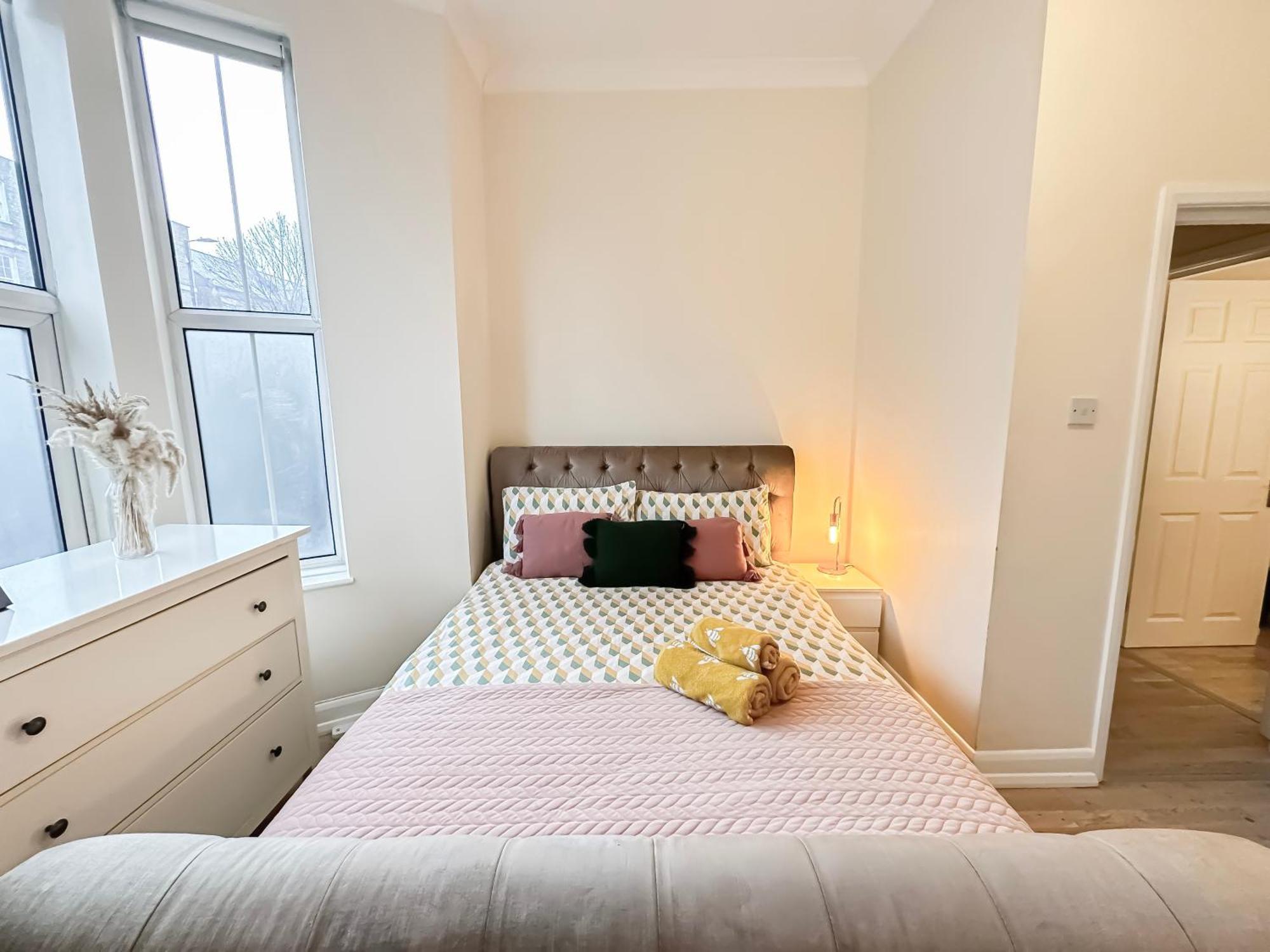 1-Bedroom Flat With Small Garden & Paid Parking In Finsbury Park, Highbury Londres Exterior foto