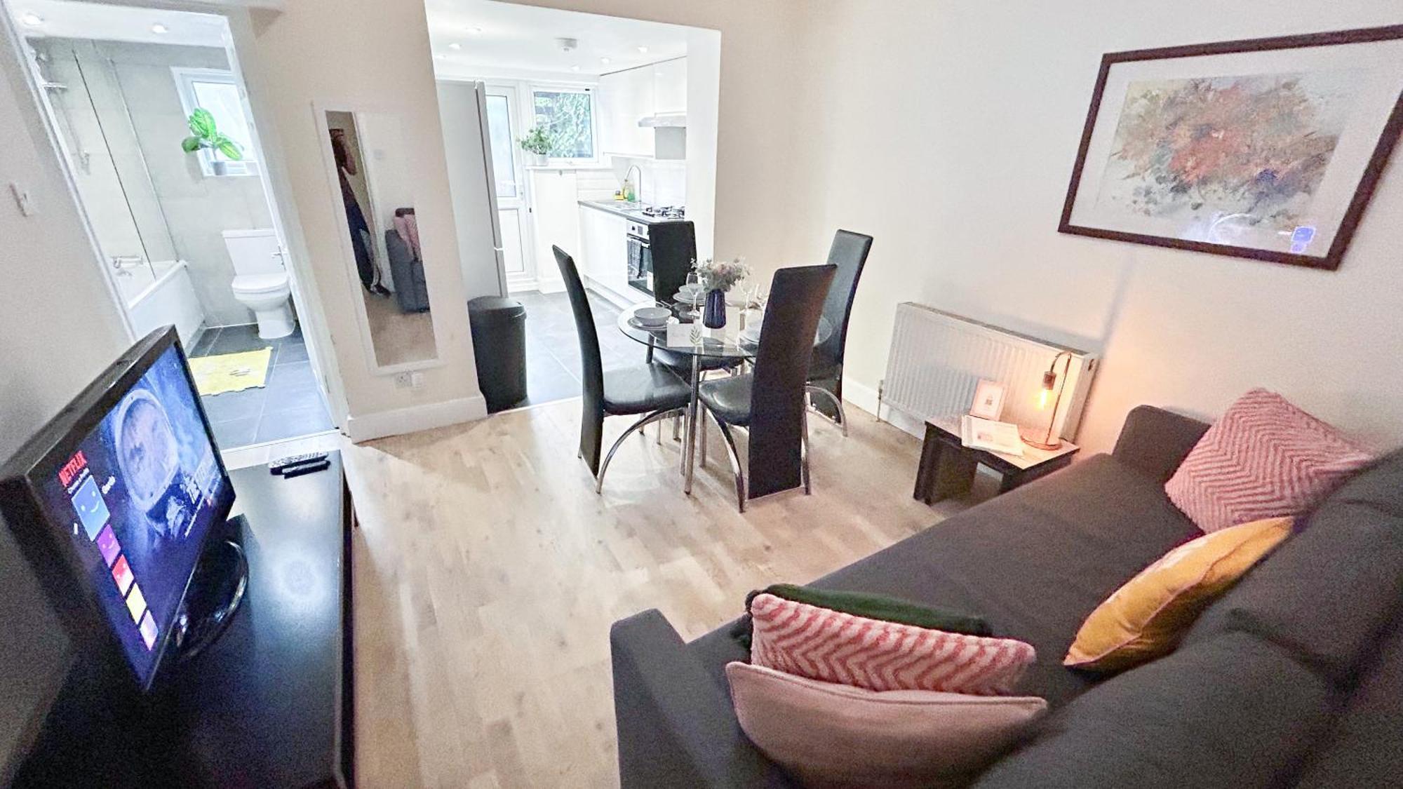 1-Bedroom Flat With Small Garden & Paid Parking In Finsbury Park, Highbury Londres Exterior foto