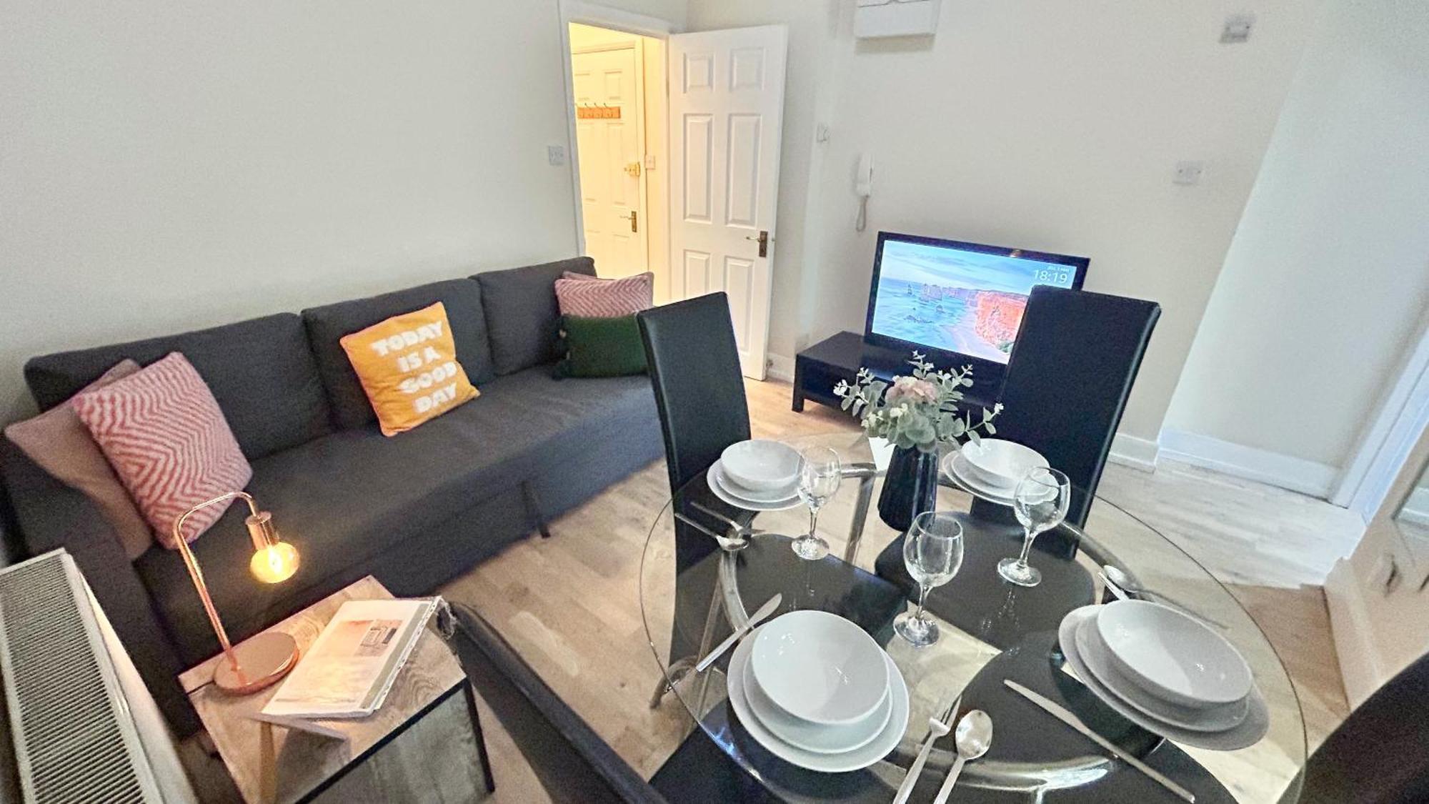 1-Bedroom Flat With Small Garden & Paid Parking In Finsbury Park, Highbury Londres Exterior foto