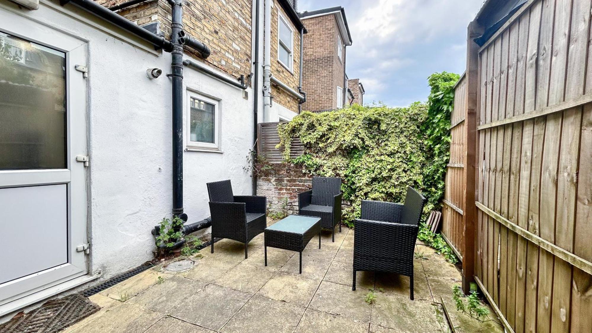 1-Bedroom Flat With Small Garden & Paid Parking In Finsbury Park, Highbury Londres Exterior foto