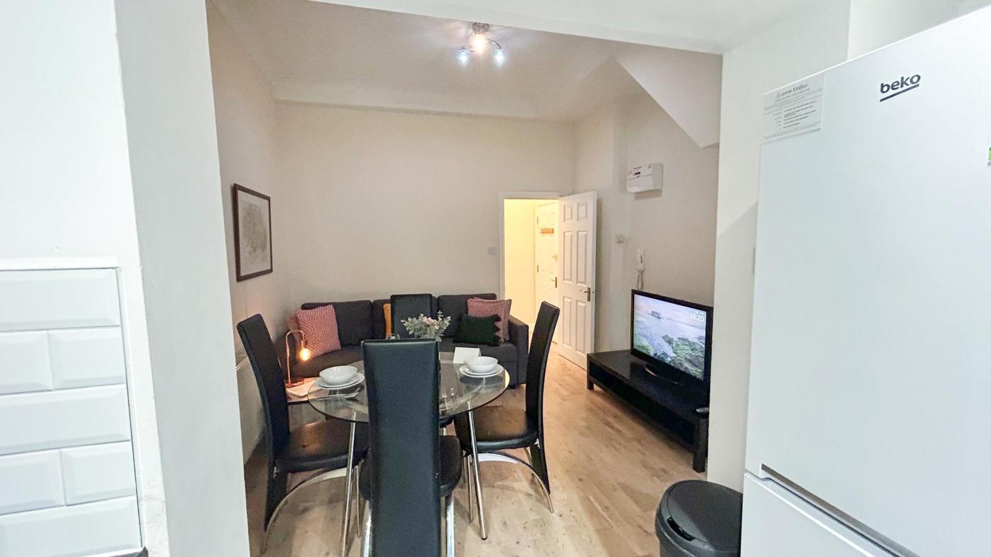 1-Bedroom Flat With Small Garden & Paid Parking In Finsbury Park, Highbury Londres Exterior foto
