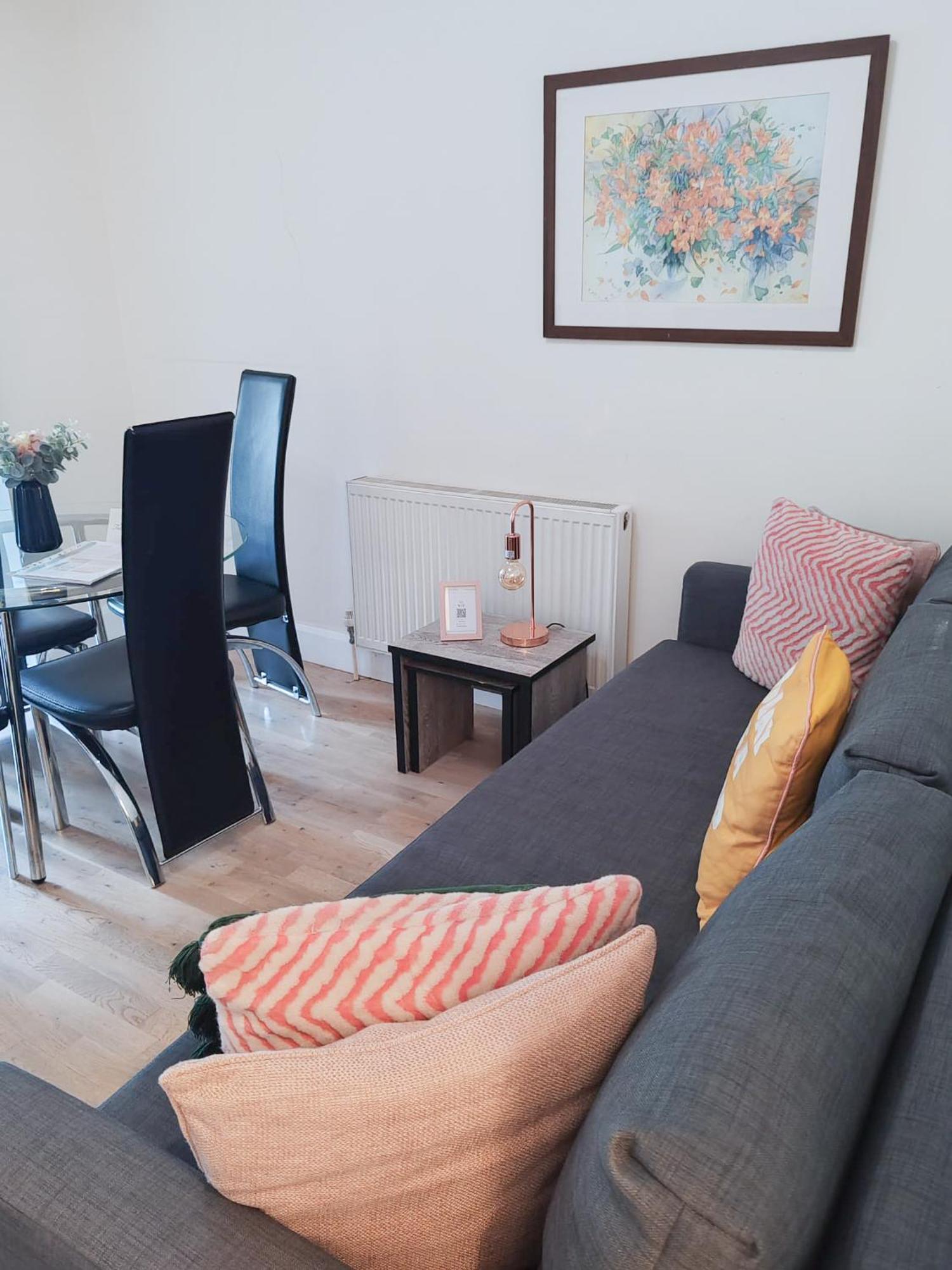1-Bedroom Flat With Small Garden & Paid Parking In Finsbury Park, Highbury Londres Exterior foto