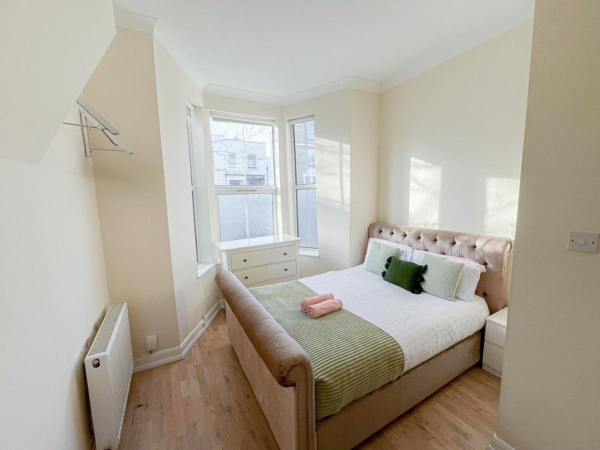1-Bedroom Flat With Small Garden & Paid Parking In Finsbury Park, Highbury Londres Exterior foto