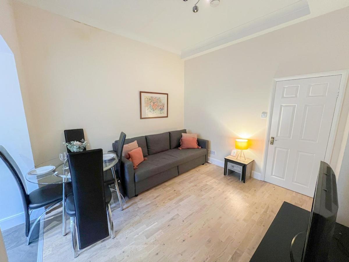 1-Bedroom Flat With Small Garden & Paid Parking In Finsbury Park, Highbury Londres Exterior foto