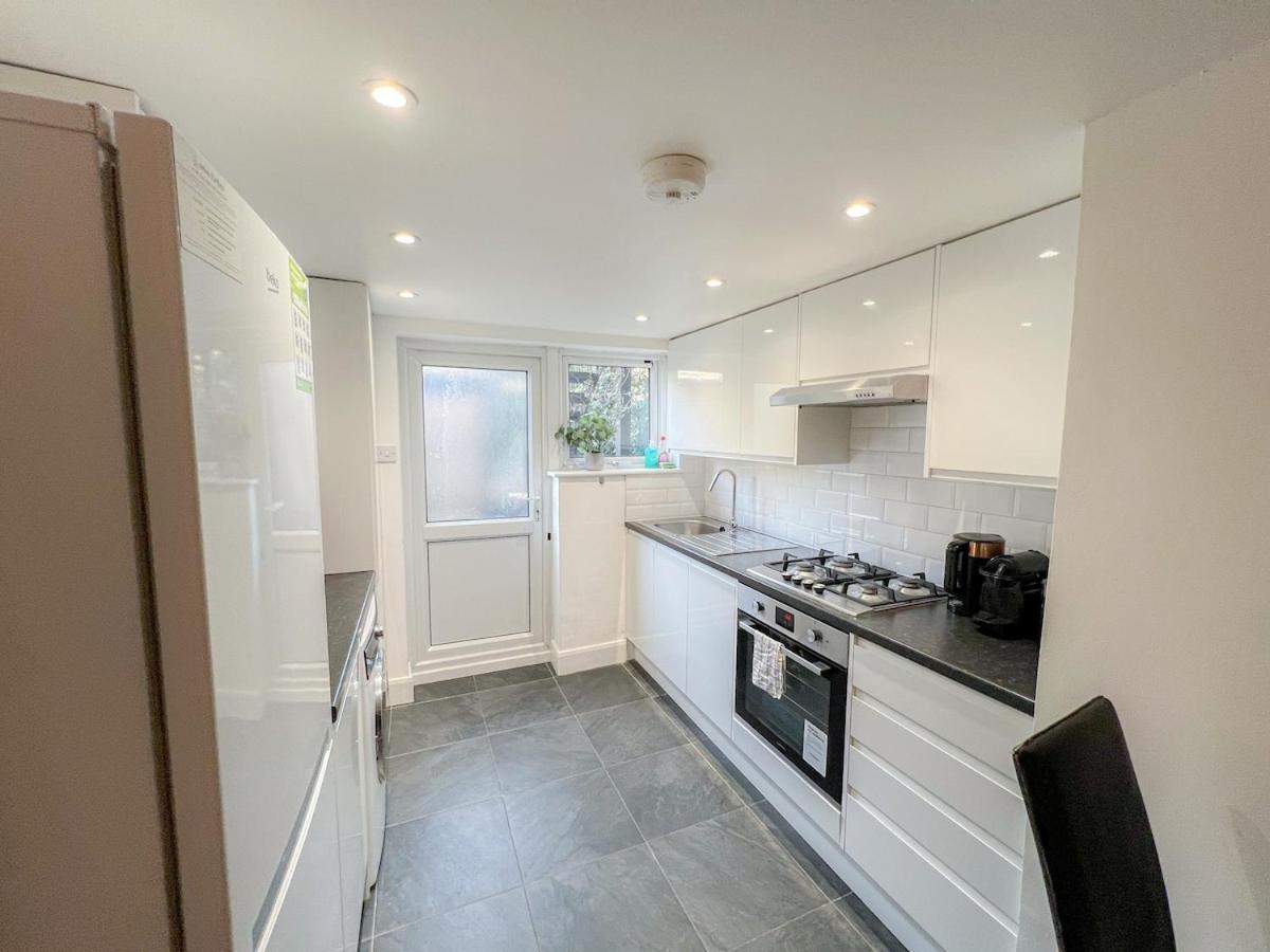 1-Bedroom Flat With Small Garden & Paid Parking In Finsbury Park, Highbury Londres Exterior foto