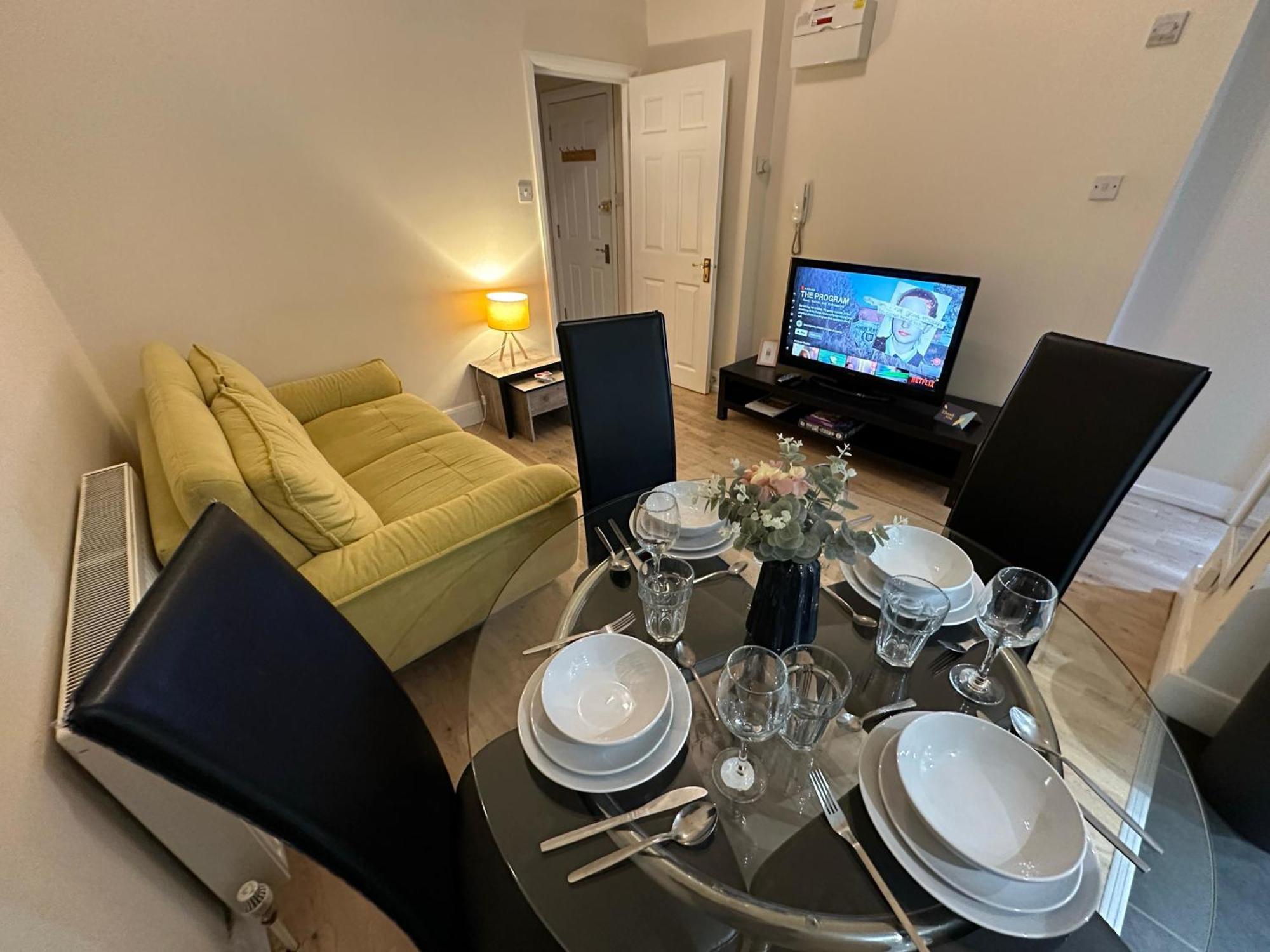 1-Bedroom Flat With Small Garden & Paid Parking In Finsbury Park, Highbury Londres Exterior foto